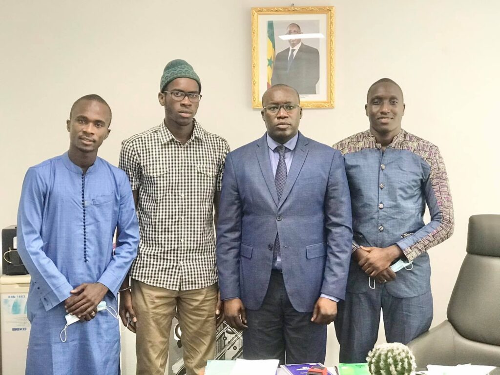 Le Directeur de l'emploi, M. Modou Fall a reÃ§u,ce lundi 9 novembre 2020, la  structure Agrichange-Maker.